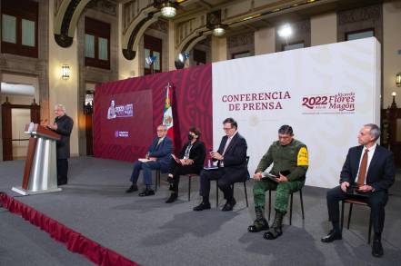 Cede COVID-19 en México; cuarta ola va en descenso con reducción de casos y hospitalizaciones: AMLO 