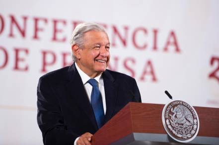 Compra de Altán Redes contribuirá a llevar internet hasta comunidades alejadas del país: AMLO 