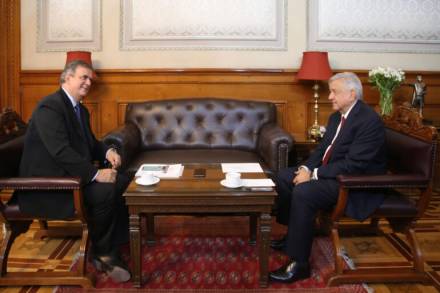 Presidente conversa con primer ministro de Canadá sobre T-MEC; destaca buena relación entre México y Canadá