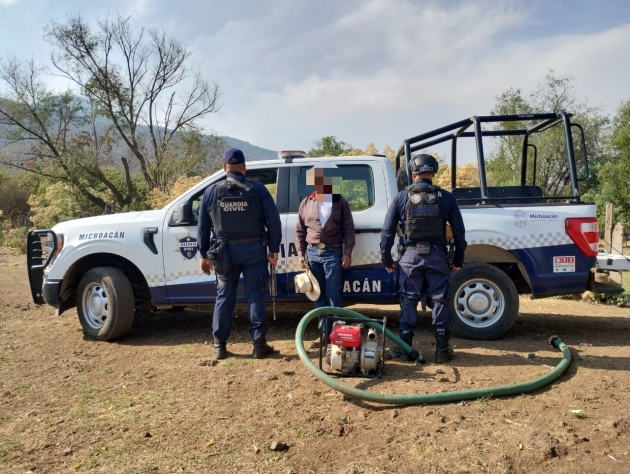 Detenido un hombre que saqueaba agua del lago de Pátzcuaro 