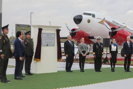 AMLO reconoce labor de la Fuerza Aérea Mexicana en distribución de vacunas contra COVID-19 y desarrollo del país 