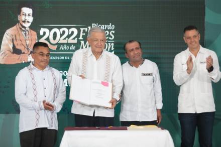 Habitantes de Oaxaca no están solos ante perdidas por el Huracán Agatha; apoyo a damnificados será ilimitado: AMLO  