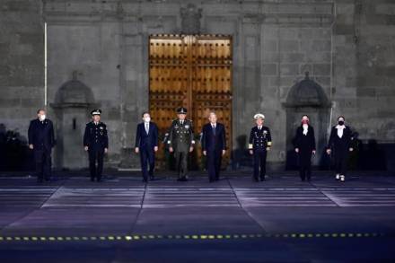 AMLO rinde homenaje a víctimas de sismos del 19 de Septiembre de 1985 y 2017