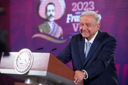 Reforma del Poder Judicial contempla reducción de fideicomisos, sueldos y privilegios para destinar recursos a estudiantes de familias pobres: AMLO 