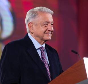 Consolidar derecho a la pensión universal para adultos mayores ha sido una lucha constante: AMLO 
