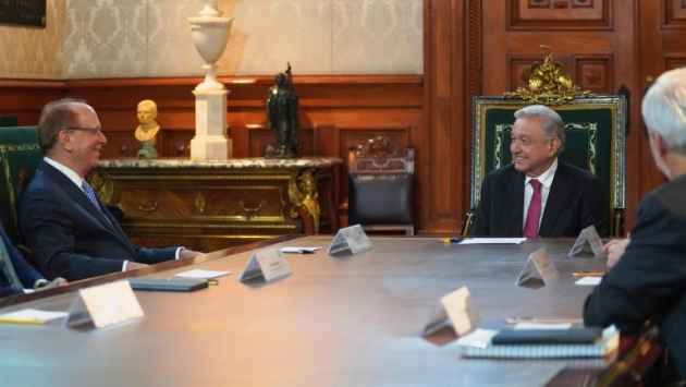 AMLO recibe en Palacio Nacional a Larry Fink, director de Black Rock