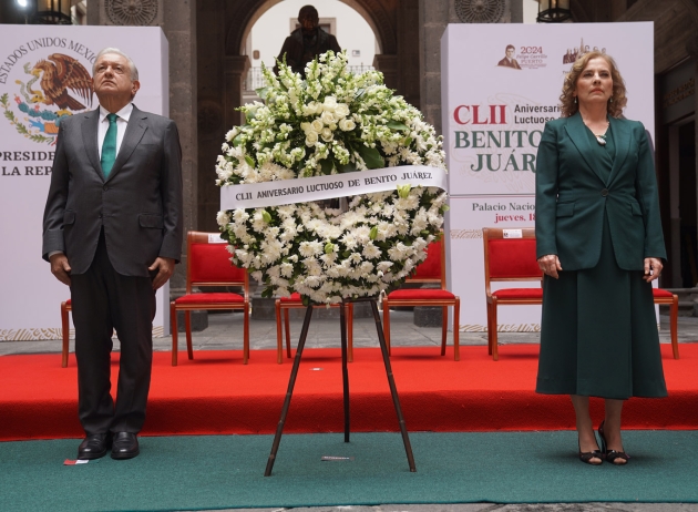 AMLO conmemora 152 Aniversario Luctuoso de Benito Juárez; todavía gobierna con su ejemplo, afirma 