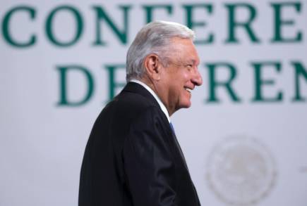 Reforma eléctrica fortalecerá a CFE y protegerá bienes de la nación: AMLO 