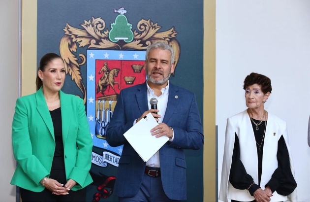 Inaugura Ramirez Bedolla exposición 50 Años del Escudo y Lema Oficial de Michoacán 