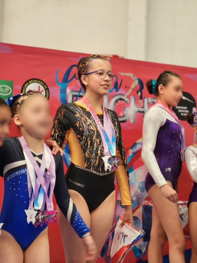 Gimnastas morelianas logran 10 medallas en evento nacional en Querétaro 