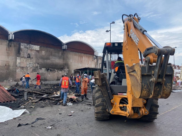 Rehabilita Ayuntamiento espacio para instalar puestos en mercado Independencia 