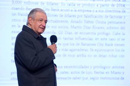 AMLO llama a vacunarse para reducir riesgos por contagio con variante ómicron 