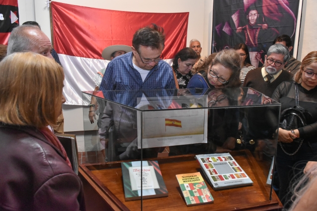 Inaugura Secum muestra de banderas de la Independencia por el mes patrio 