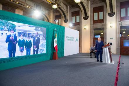 AMLO reconoce esfuerzo conjunto de comunidad para un regreso seguro y voluntario a clases presenciales; escuela es importante e insustituible, afirma 