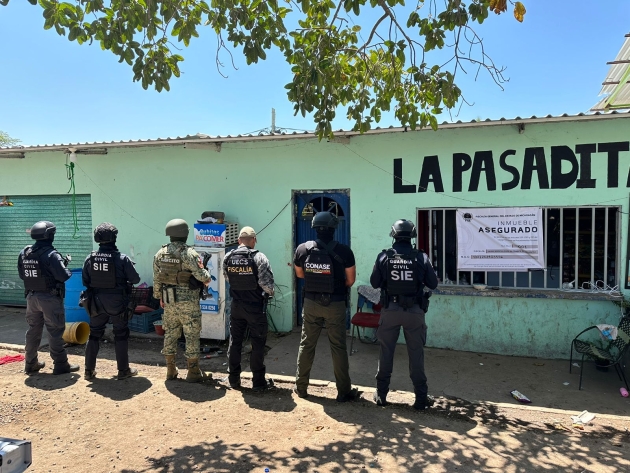 En operativo interinstitucional realizado en Apatzingán, fue asegurado un inmueble utilizado como caseta de cobro de extorsión para transportistas