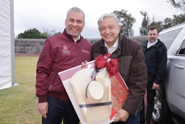 La Transformación continuará, asegura AMLO en Michoacán; y observa los Programas para el Bienestar