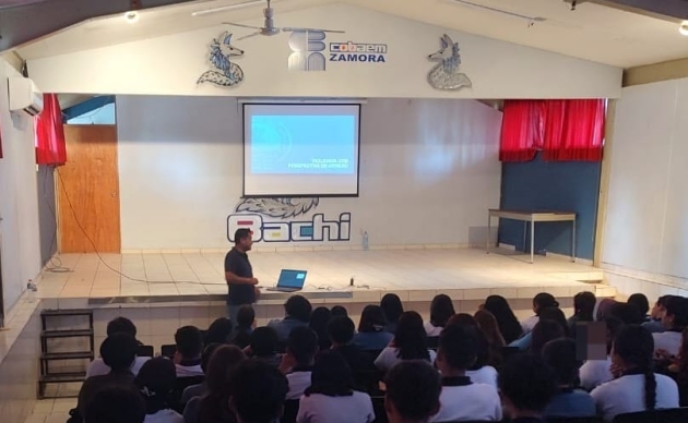 Lleva FGE taller sobre violencia con perspectiva de género a estudiantes de preparatoria en Zamora 