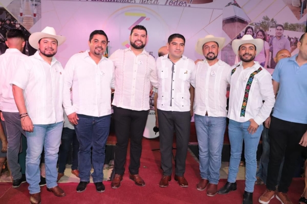 Rinden informes de gobierno alcaldes de Huetamo y Nuevo Parangaricutiro  