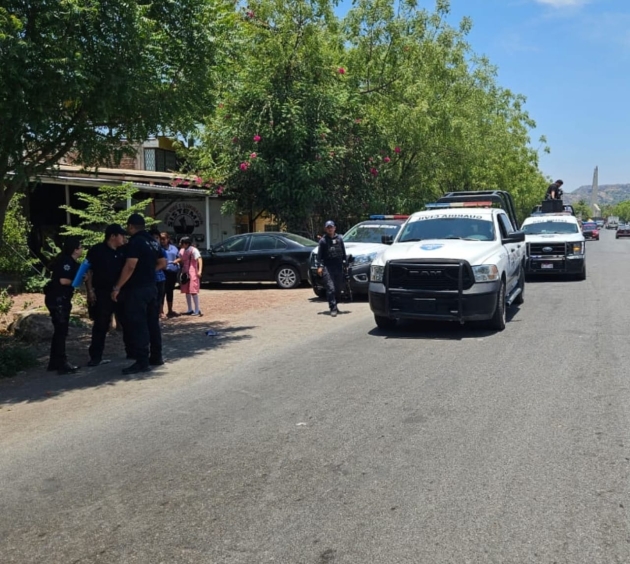 Aseguran a dos hombres en operativo de reacción para garantizar el orden en Apatzingán 