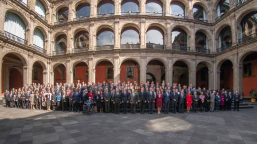 El Presidente de México instruye a cónsules y embajadores alinearse a principios constitucionales