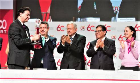 En el Contexto de la 60 Entrega de Premios Antena AMLO se compromete a analizar tiempos oficiales