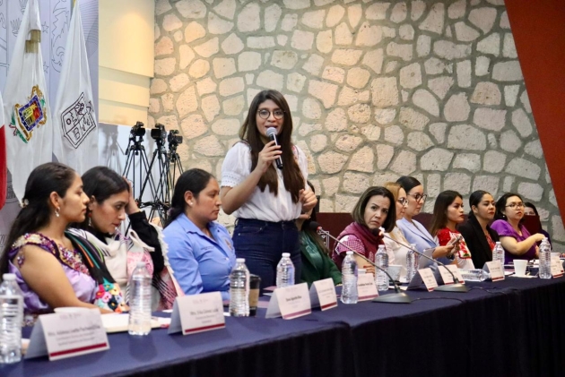 Capacitará Seimujer a mujeres de comunidades con autogobierno en liderazgo político 