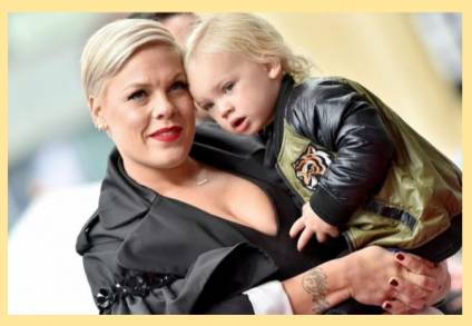Pink y su hijo se recuperan tras dar positivo por COVID-19 y realizan millonaria donación
