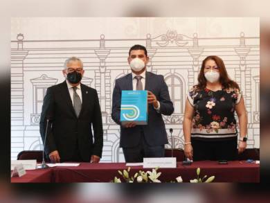 Recibe Congreso del Estado Quinto Informe del Gobierno de Michoacán 