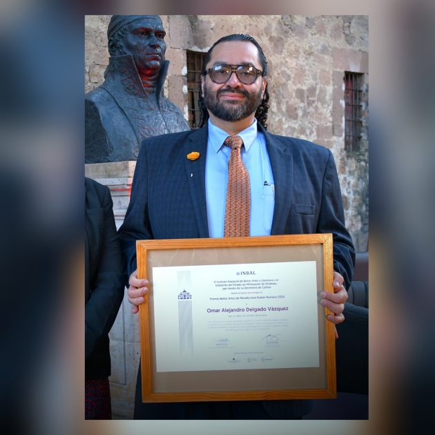Recibe Omar Delgado el Premio Bellas Artes de Novela en Michoacán  
