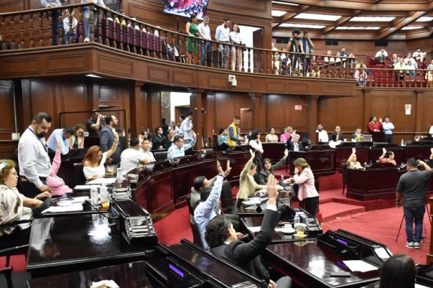 Garantiza 75 Legislatura atención al desarrollo de la personalidad de niños y adolescentes 