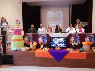 Convite de mojigangas recorrerá las calles de Cuitzeo 