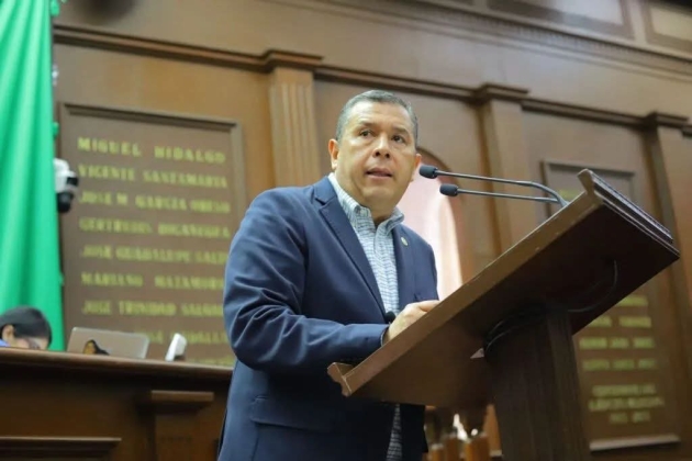 Dip. Carlos Barragán presenta iniciativa para garantizar seguros de vida dignos a policías de Michoacán 