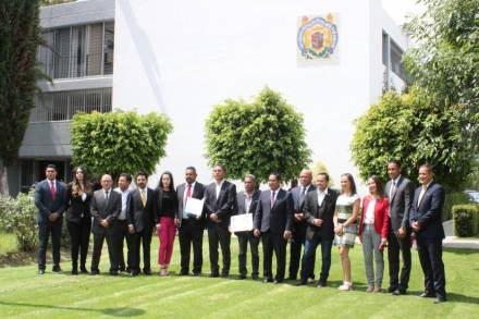 Entregan constancias de Certificación en Idioma Purépecha a defensores Públicos