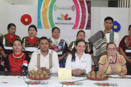 Anuncian Feria de la Pera en Tangamandapio