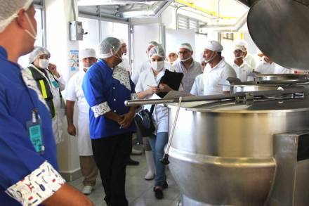 Reafirman certificación al Penal de Alto Impacto por correcto manejo de alimentos