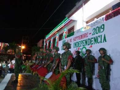 Sin incidentes concluyen ceremonias del Grito de Independencia en Michoacán