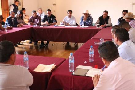 Atiende Segob a comunidad indígena de Acachuén