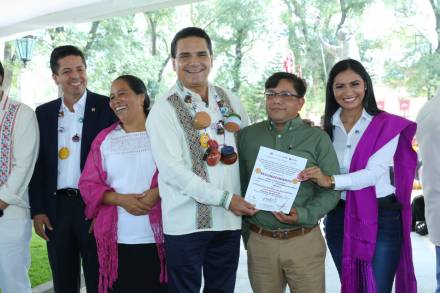 Los Artesanos son el corazón de nuestra identidad: Silvano Aureoles 