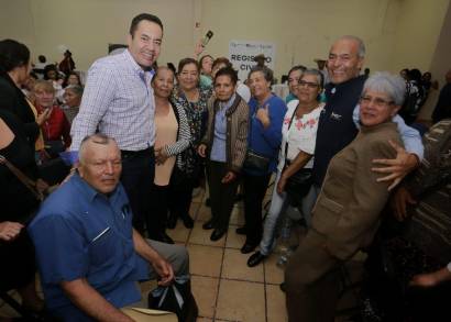 Llevará Carlos Herrera palomas mensajeras de Zitácuaro a EU