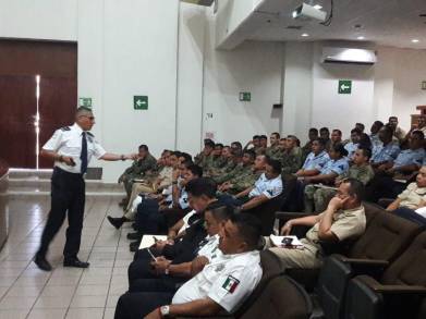 Brinda SSP capacitación vial a elementos de la X Zona Naval, en Lázaro Cárdenas