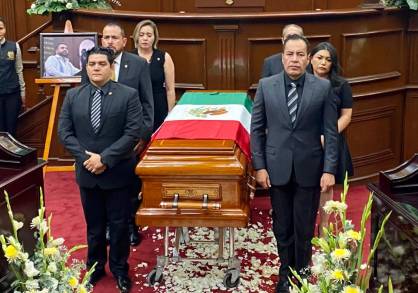  Asiste Ejecutivo a homenaje luctuoso al diputado Erik Juárez Blanquet 