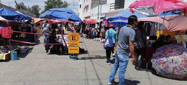 Morelia mantiene permanentes operativos sanitarios en tianguis y mercados para hacer frente al Covid-19