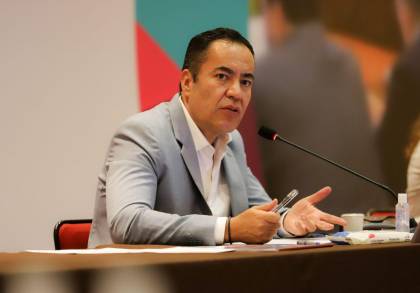 Llama Carlos Herrera a sumarse a campaña de vacunación contra la influenza