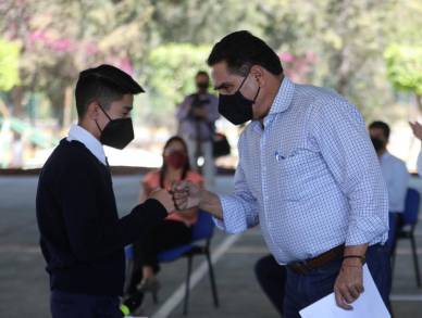 Entrega Gobernador obras educativas por más de 18 millones en Morelia  