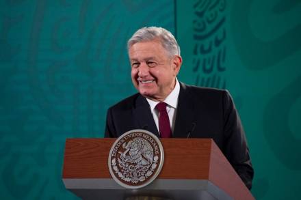 Recuperado de COVID-19 AMLO regresa a sus actividades públicas; Â«estamos de nuevo de pie y en luchaÂ», afirma 