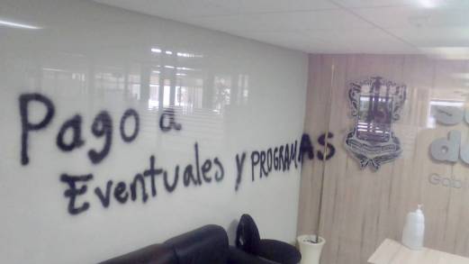 Toma de la SEE pone en riesgo pago de aguinaldo a más de 31 mil trabajadores de cheque 