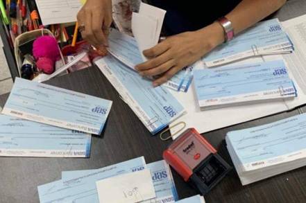 Se mantiene pagos al corriente y entrega de compensación a Maestros Michoacanos