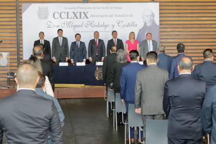 La UMSNH Conmemora el Natalicio de Don Miguel Hidalgo y Costilla 