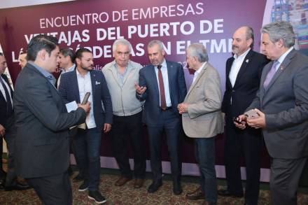 Expone Bedolla a empresarios de Jalisco ventajas del Puerto de Lázaro Cárdenas 