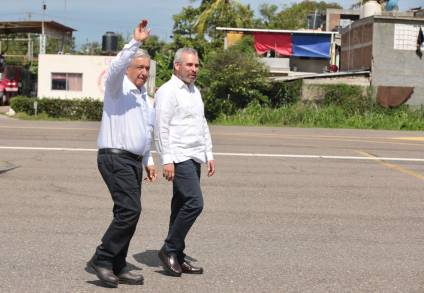 En gira de AMLO por Michoacán, Pemex anuncia inversión de 218 mdd en planta Fertinal de LC: Alfredo Ramírez Bedolla 